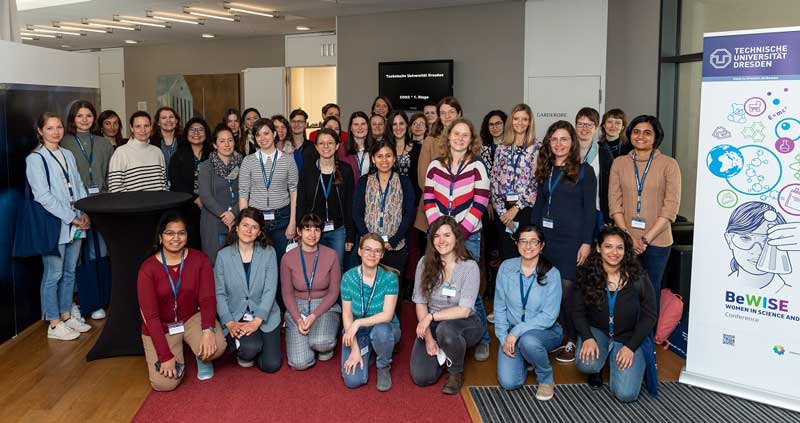 Group picture of the participants of the three-day BeWISE conference - WOMEN IN SCIENCE AND ENGINEERING at the INNSIDE Melia Hotel Dresden © Anna-Maria Hantschke